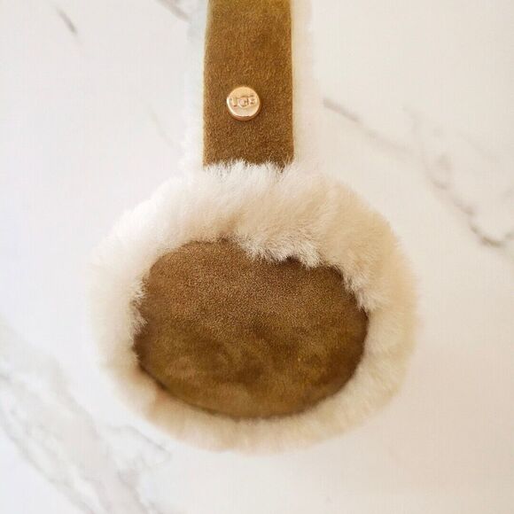 Ugg Women's Wireless Sheepskin Earmuffs Beige - Picture 5 of 6